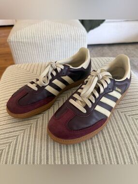 adidas Samba OG Maroon Gold
Metallic Women's 7.5
